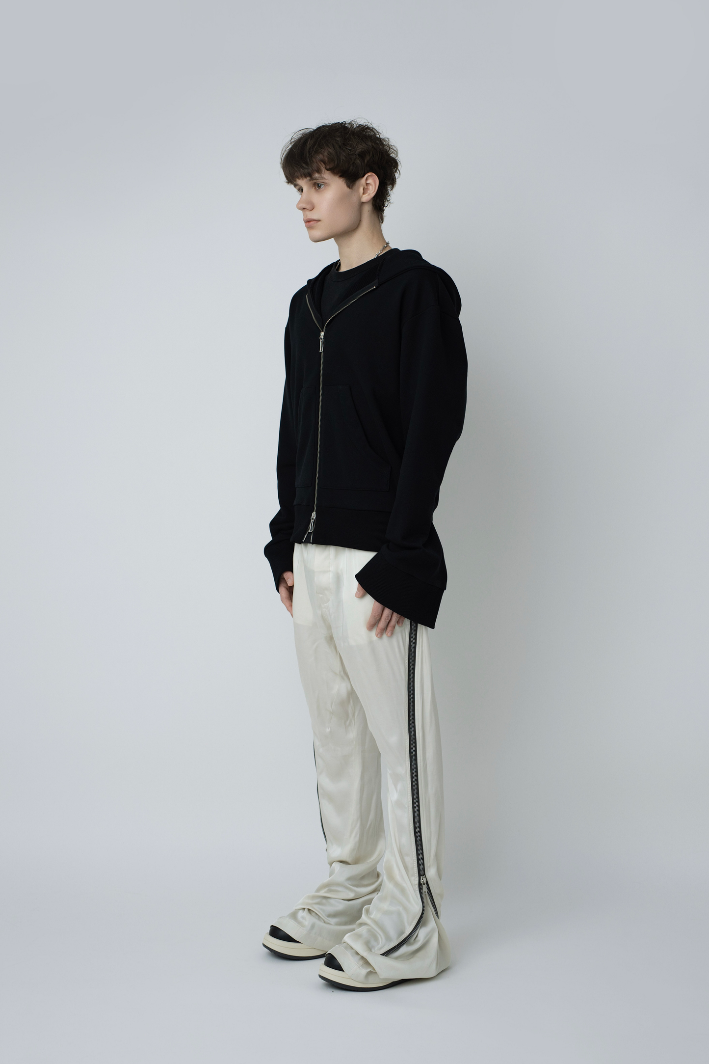 Black Flared Sleeves Zip-Hoodie