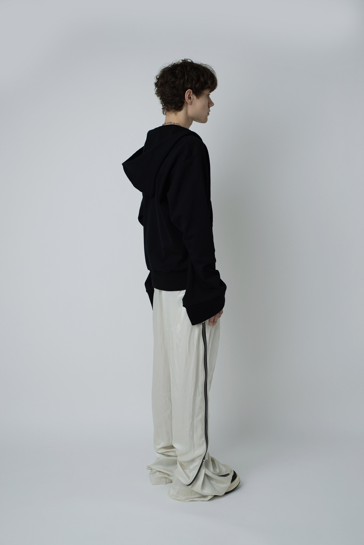 Black Flared Sleeves Zip-Hoodie